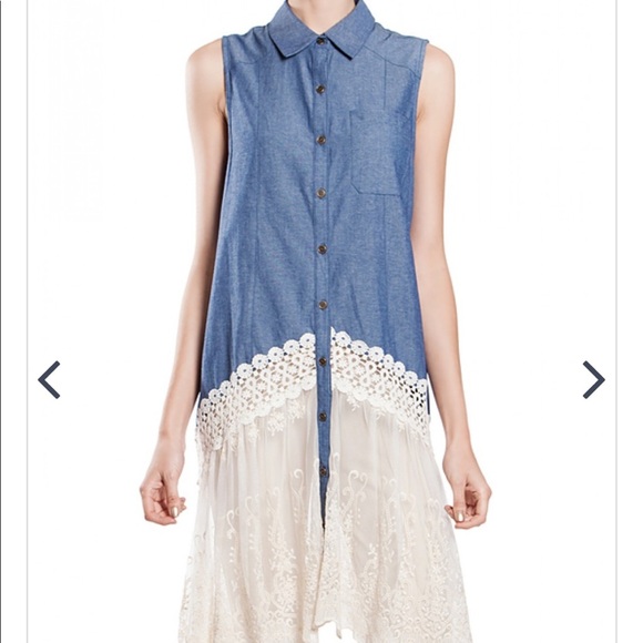 Ryu Chambray Button Front Top Lace Hem - Picture 1 of 8